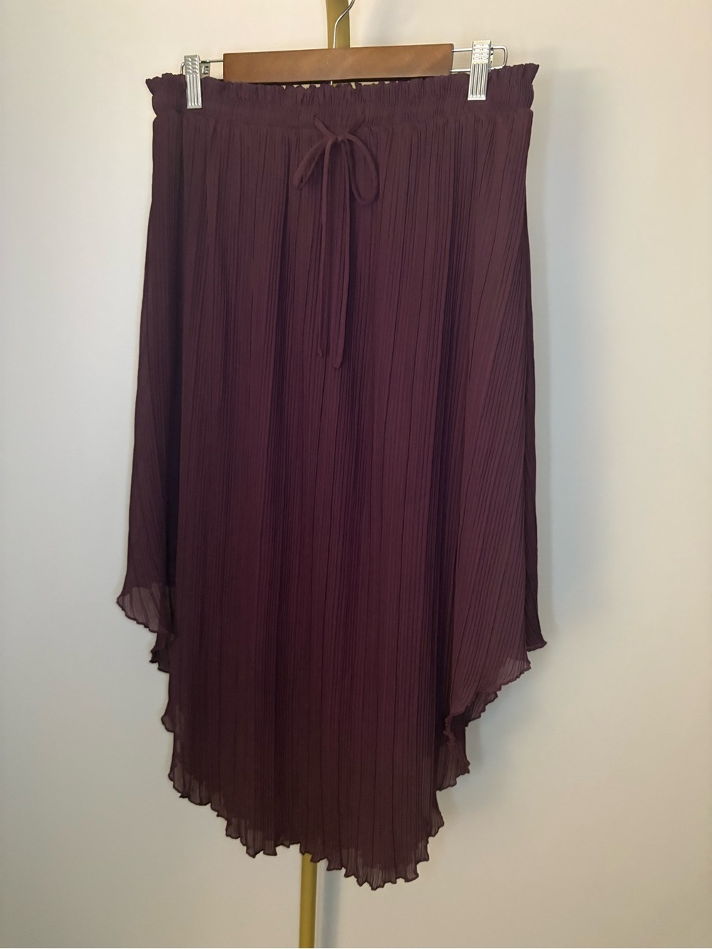 On 34th Women's Curved-Hem Pleated Skirt